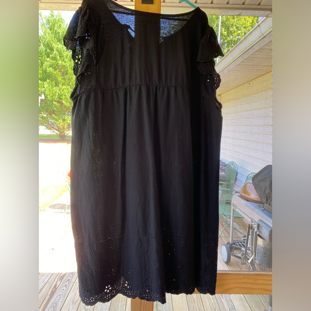 Old Navy XXL Black Dress w/ eyelet sleeves and bottom
